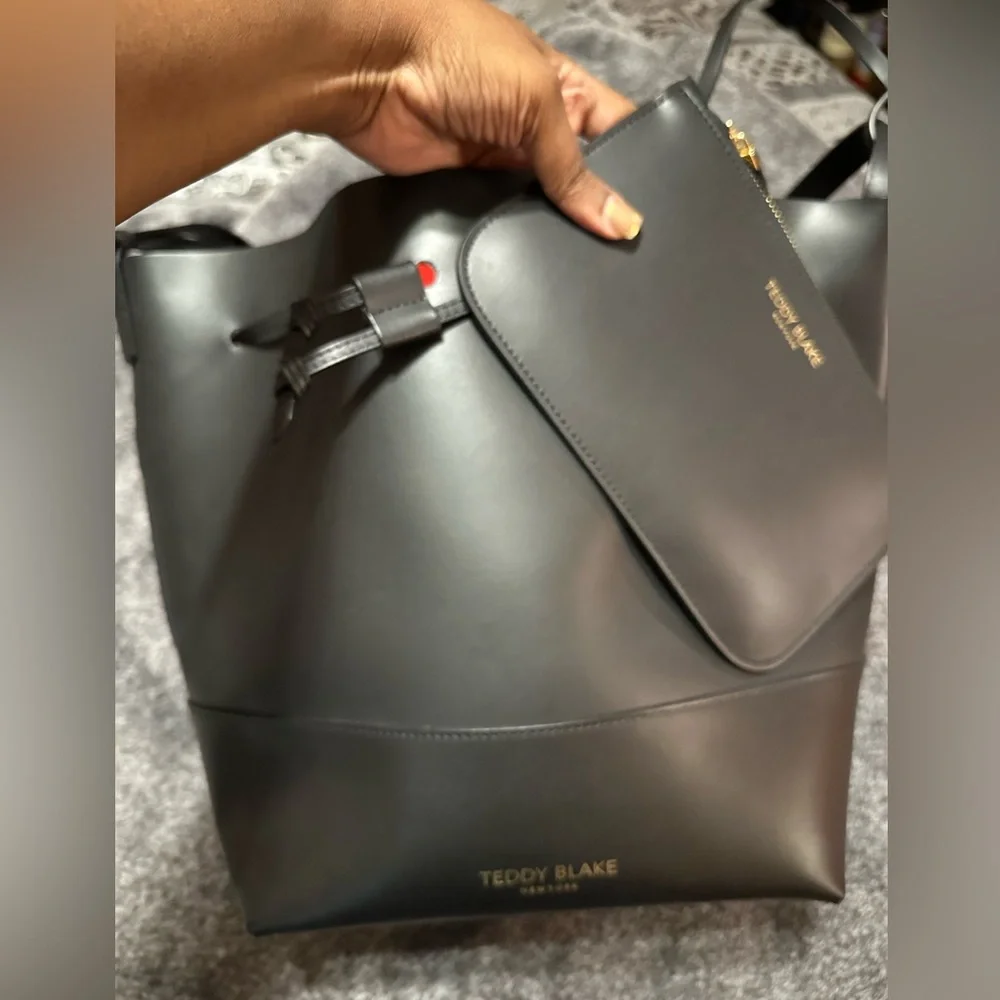 Teddy Blake Bucket Bag - Picture 3 of 5